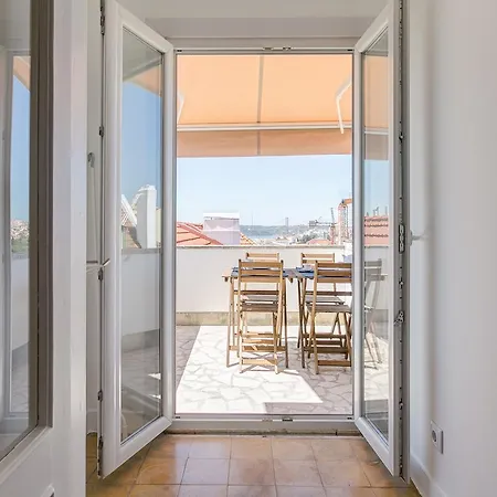Apartment Principe Real Views By Homing Lisbon